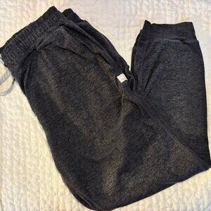 Vuori Performance Jogger Womens Sz Small Gray Stretch Soft Dreamknit Lounge